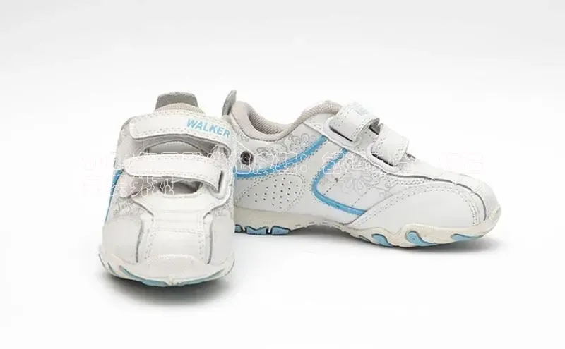 b体育sports顺丰2024年最酷半拖皮鞋：舒适时尚，打造
完美外观