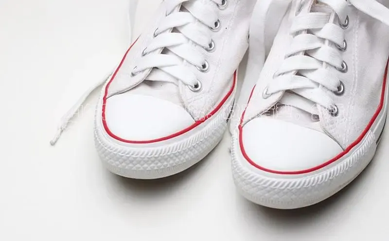 Bsport体育-官方网站诸葛科技2024年秋季百搭男鞋：时尚有型，舒适
耐穿