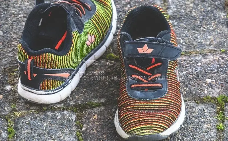 bsports登录入口文心一言**SEO优化标题：**

2024年最新爆款女
童全黑时尚运动鞋：引领潮流小公主的必备单品